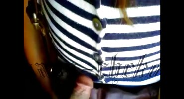 sex my ko che Một tên trộm ôm quay lén gái tắm cảnh sát.